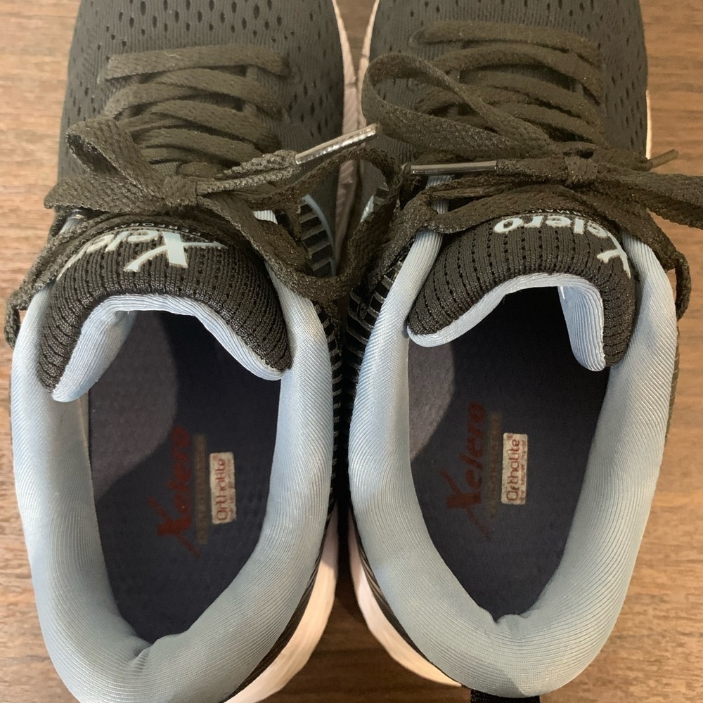Xelero Steadfast Sneaker, size 7.5. - Picture 4 of 8